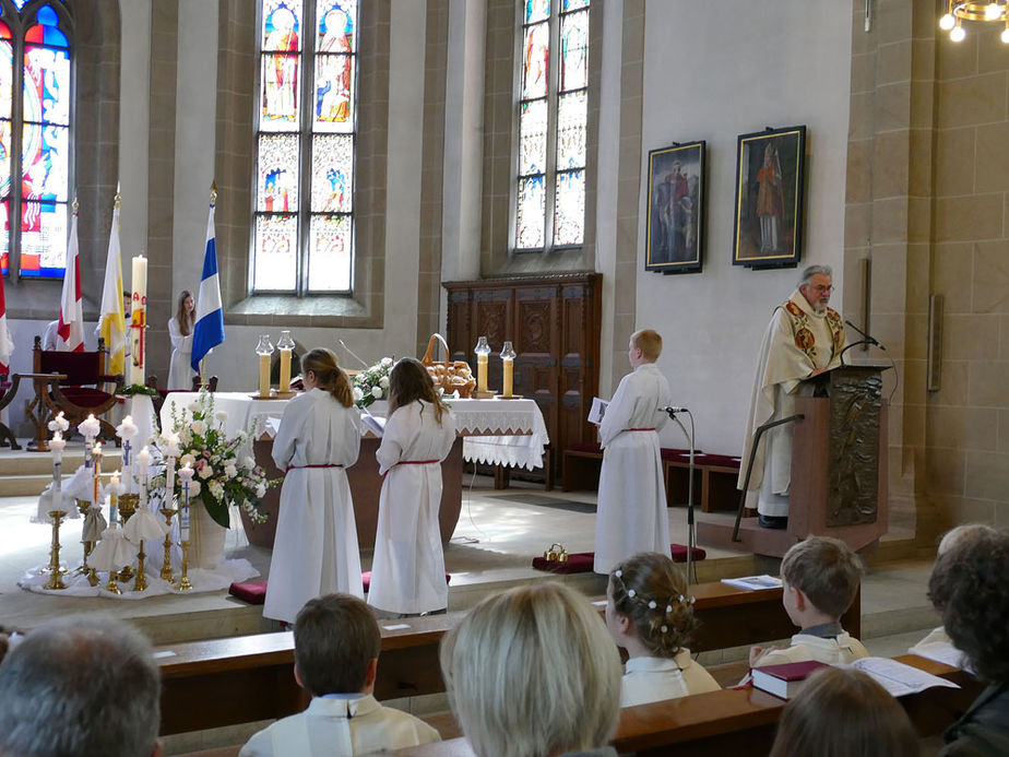 1. Heilige Kommunion in St. Crescentius (Foto: Karl-Franz Thiede)